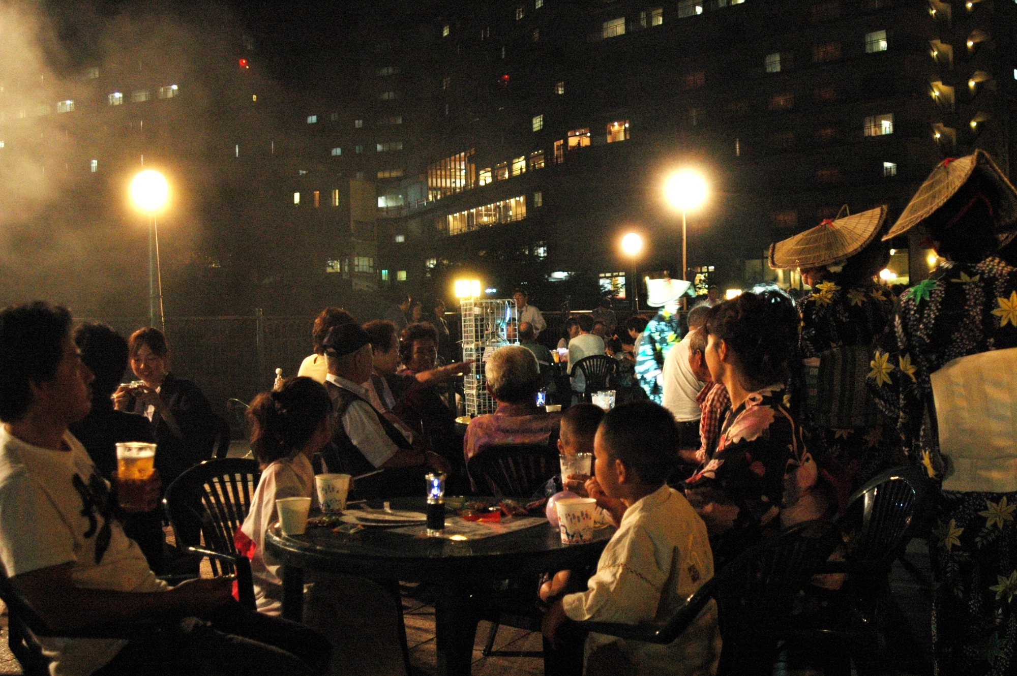기누가와 온천 후레아이바시 다리 위 밤 축제