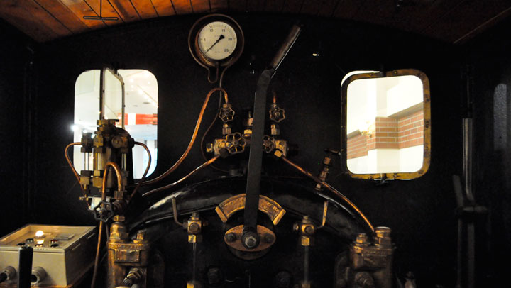 蒸気機関車運転台