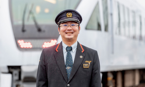 スタッフインタビュー - 杉村 亮［東武ステーションサービス］｜東武